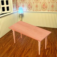 Tavolo in legno per casa delle